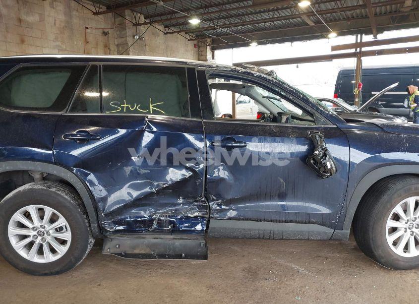 Photo 13 of 2024 Toyota Grand HIGHLANDER XLE (VIN 5TDAAAB50RS025202)