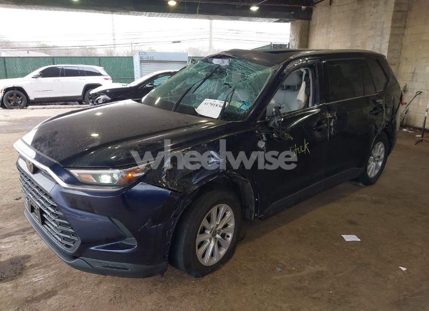 Photo 6 of 2024 Toyota Grand HIGHLANDER XLE (VIN 5TDAAAB50RS025202)