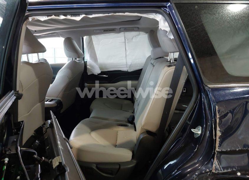 Photo 8 of 2024 Toyota Grand HIGHLANDER XLE (VIN 5TDAAAB50RS025202)