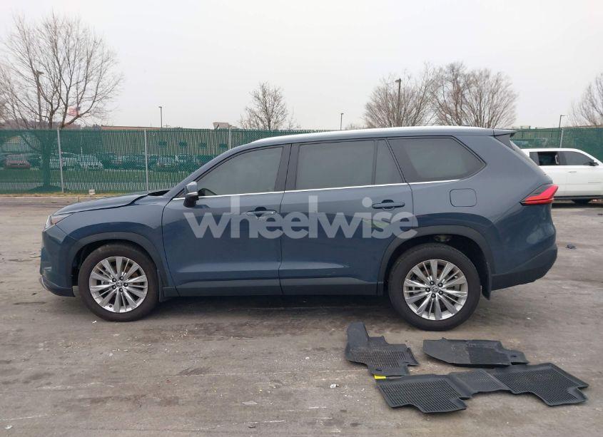 Photo 14 of 2024 Toyota Grand HIGHLANDER PLATINUM (VIN 5TDAAAB50RS035616)