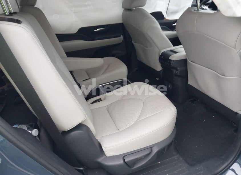 Photo 8 of 2024 Toyota Grand HIGHLANDER PLATINUM (VIN 5TDAAAB50RS035616)