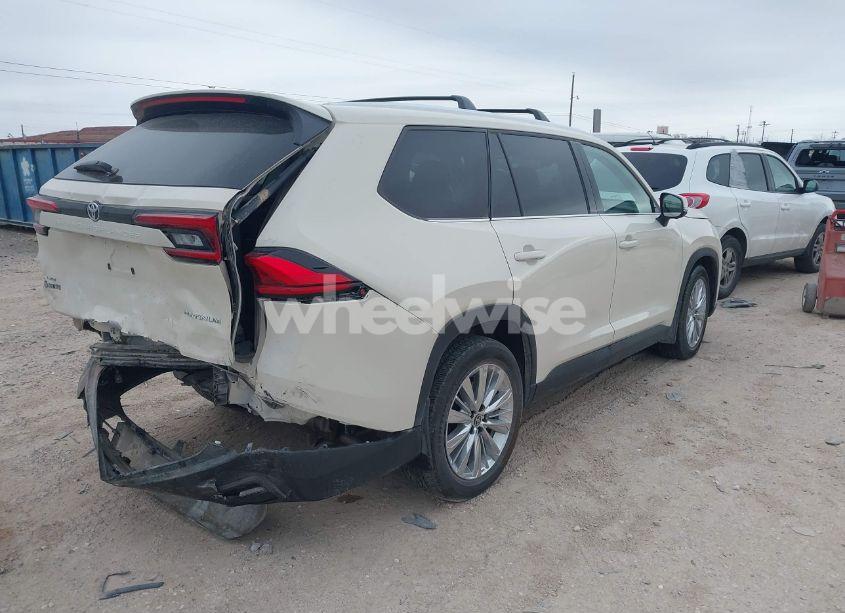 Photo 4 of 2024 Toyota Grand HIGHLANDER PLATINUM (VIN 5TDAAAB50RS042470)