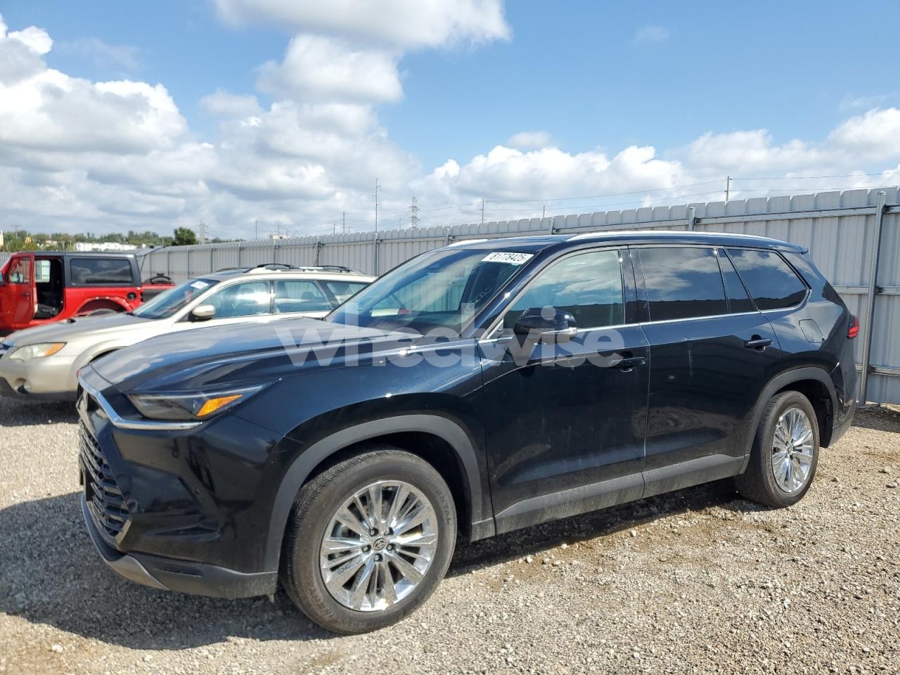 2024 TOYOTA GRAND HIGHLANDER XLE (VIN 5TDAAAB50RS052335) main photo