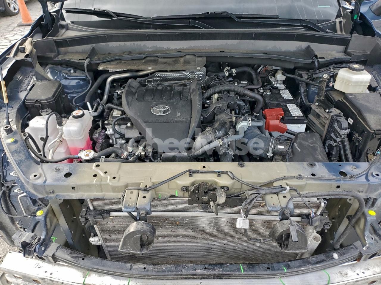 Photo 11 of 2024 TOYOTA GRAND HIGHLANDER XLE (VIN 5TDAAAB51RS039951)