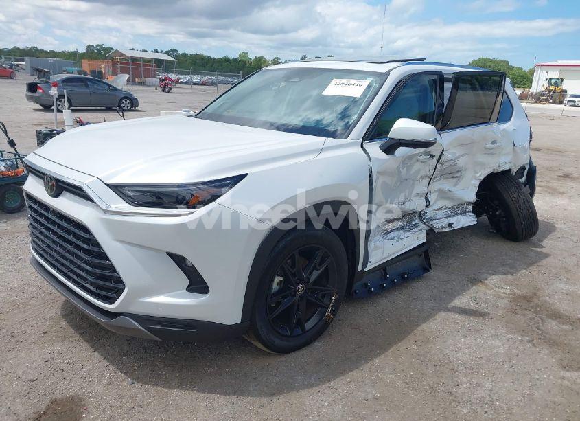 Photo 2 of 2024 Toyota Grand HIGHLANDER PLATINUM (VIN 5TDAAAB51RS041196)