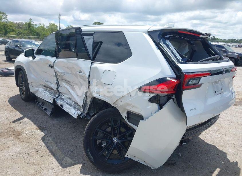 Photo 3 of 2024 Toyota Grand HIGHLANDER PLATINUM (VIN 5TDAAAB51RS041196)