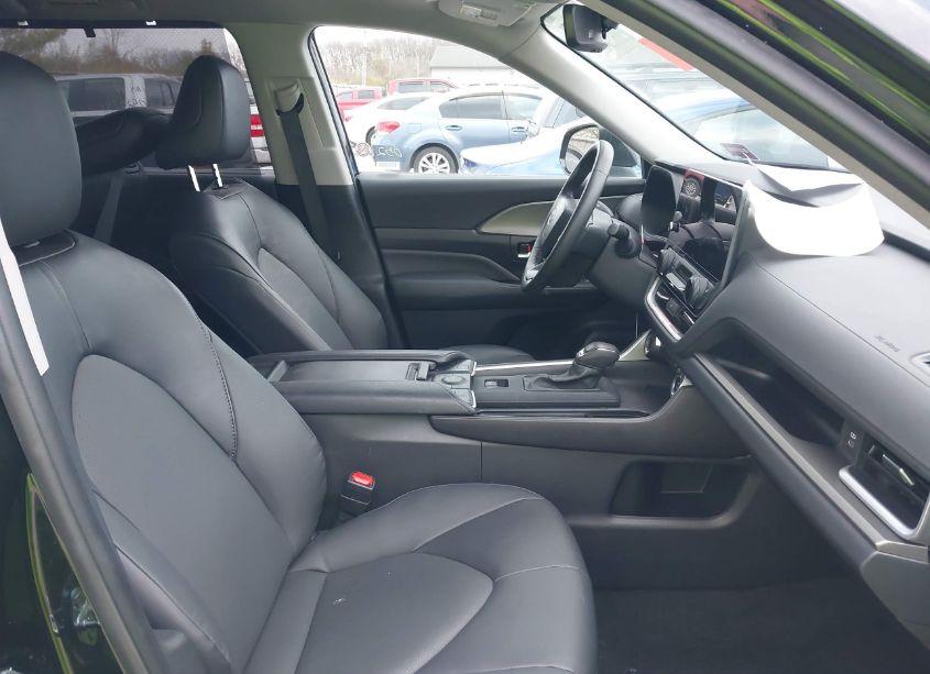 Photo 5 of 2024 Toyota Grand HIGHLANDER XLE (VIN 5TDAAAB51RS050481)