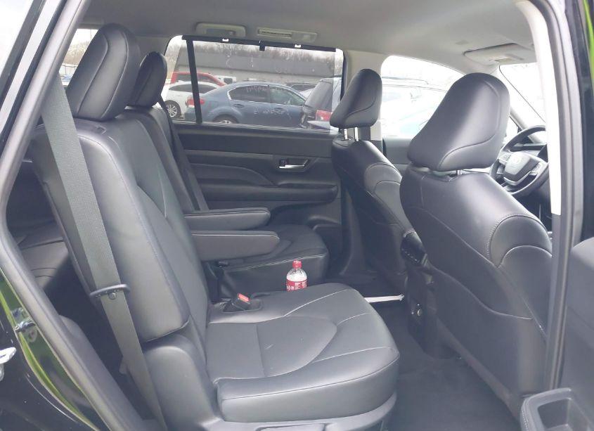 Photo 8 of 2024 Toyota Grand HIGHLANDER XLE (VIN 5TDAAAB51RS050481)