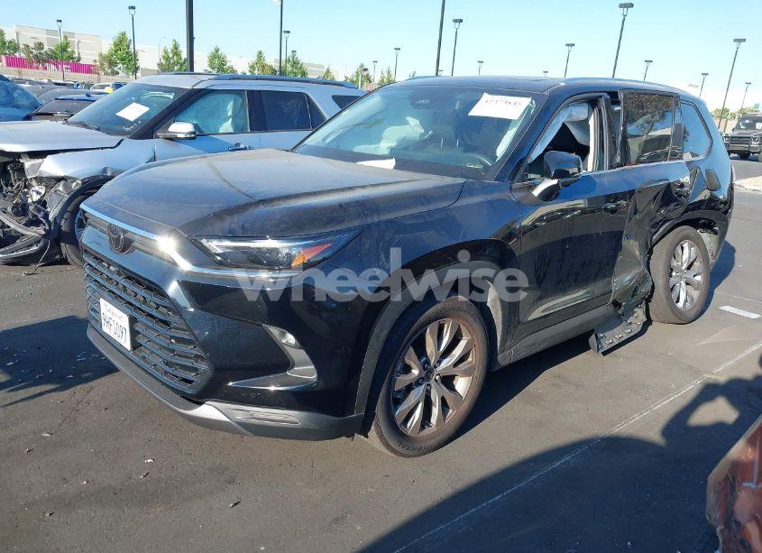 Photo 2 of 2024 Toyota Grand HIGHLANDER LIMITED (VIN 5TDAAAB52RS003735)