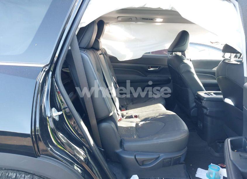Photo 8 of 2024 Toyota Grand HIGHLANDER LIMITED (VIN 5TDAAAB52RS003735)
