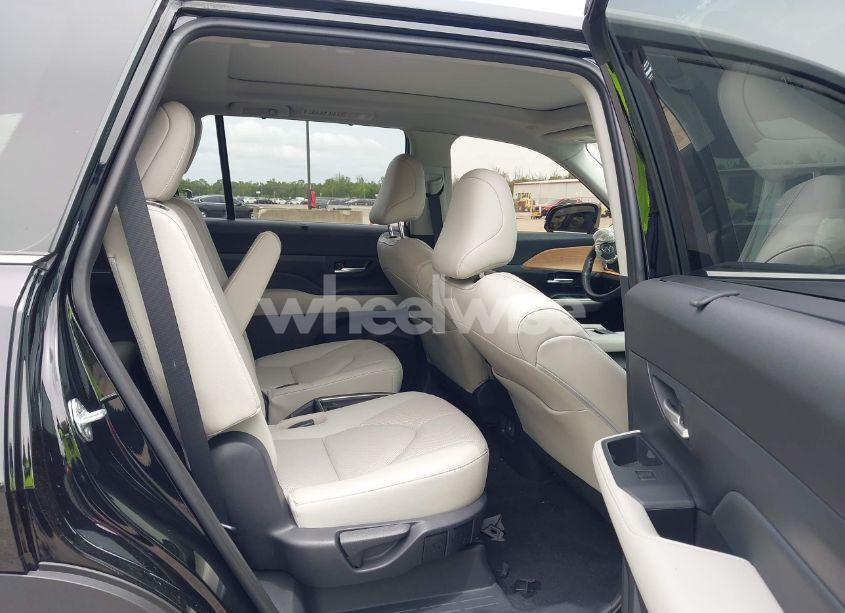 Photo 8 of 2024 Toyota Grand HIGHLANDER LIMITED (VIN 5TDAAAB52RS006098)