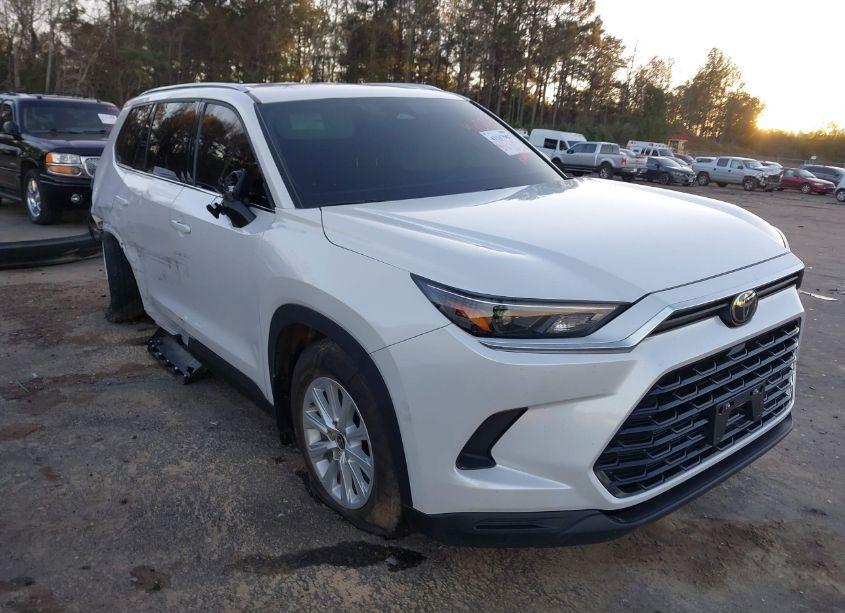 2024 Toyota Grand HIGHLANDER XLE (VIN 5TDAAAB52RS023273) main photo