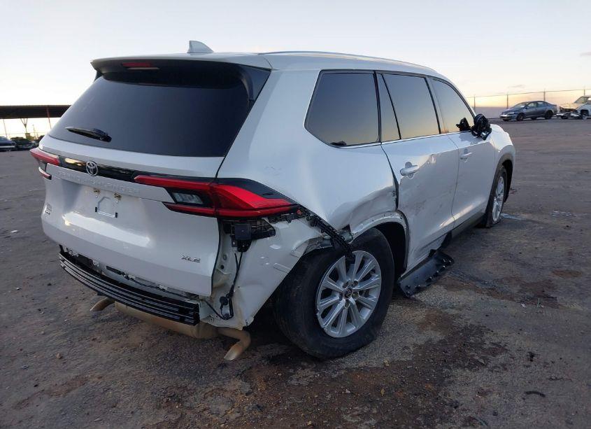 Photo 4 of 2024 Toyota Grand HIGHLANDER XLE (VIN 5TDAAAB52RS023273)