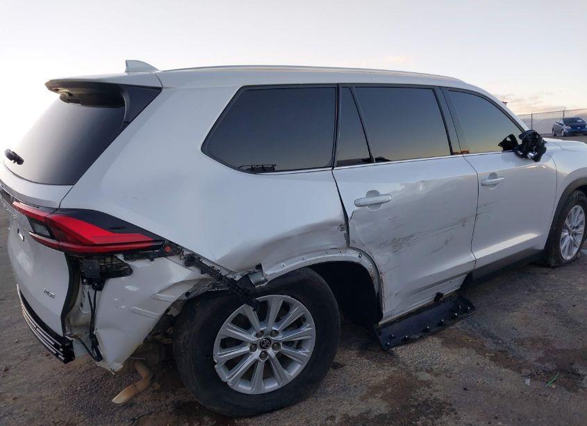 Photo 6 of 2024 Toyota Grand HIGHLANDER XLE (VIN 5TDAAAB52RS023273)