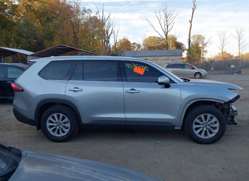 Photo 13 of 2024 Toyota Grand HIGHLANDER XLE (VIN 5TDAAAB52RS028196)