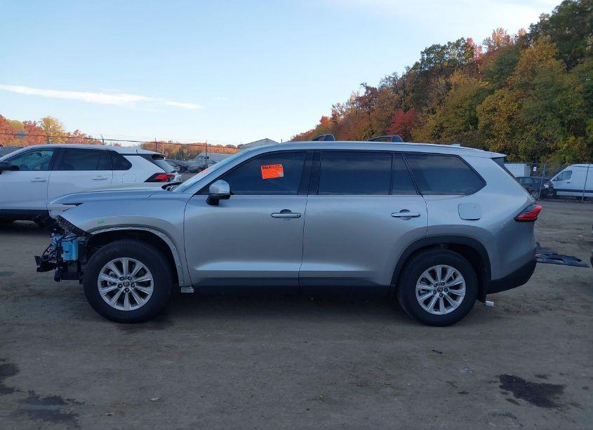 Photo 14 of 2024 Toyota Grand HIGHLANDER XLE (VIN 5TDAAAB52RS028196)