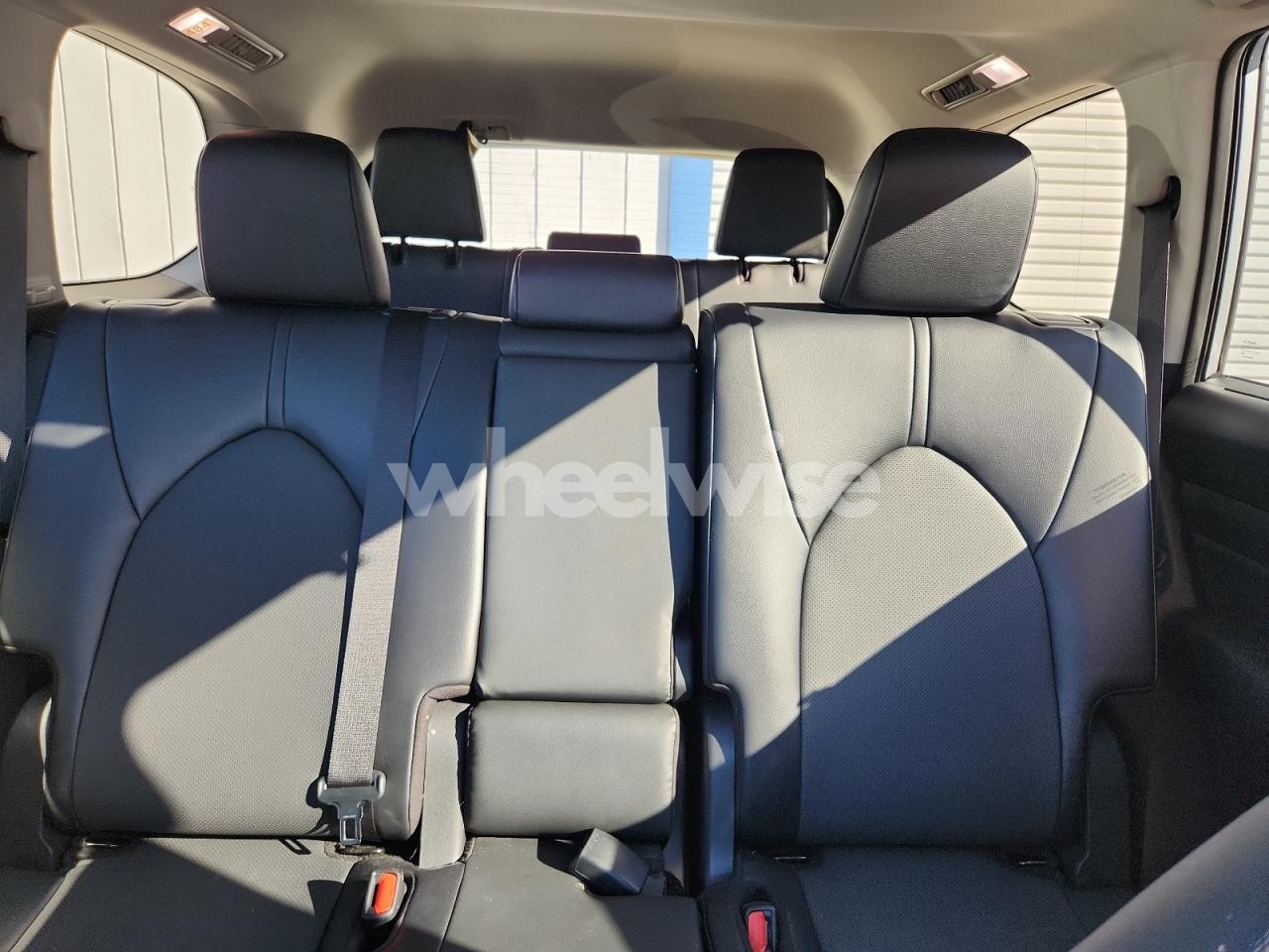Photo 10 of 2025 TOYOTA GRAND HIGHLANDER LE (VIN 5TDAAAB52SS093667)