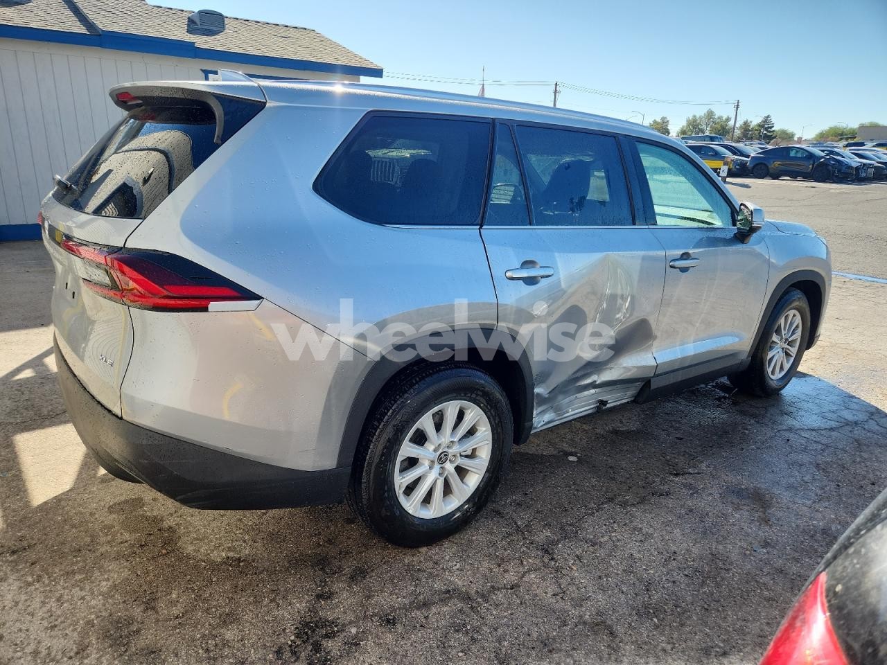 Photo 3 of 2025 TOYOTA GRAND HIGHLANDER LE (VIN 5TDAAAB52SS093667)