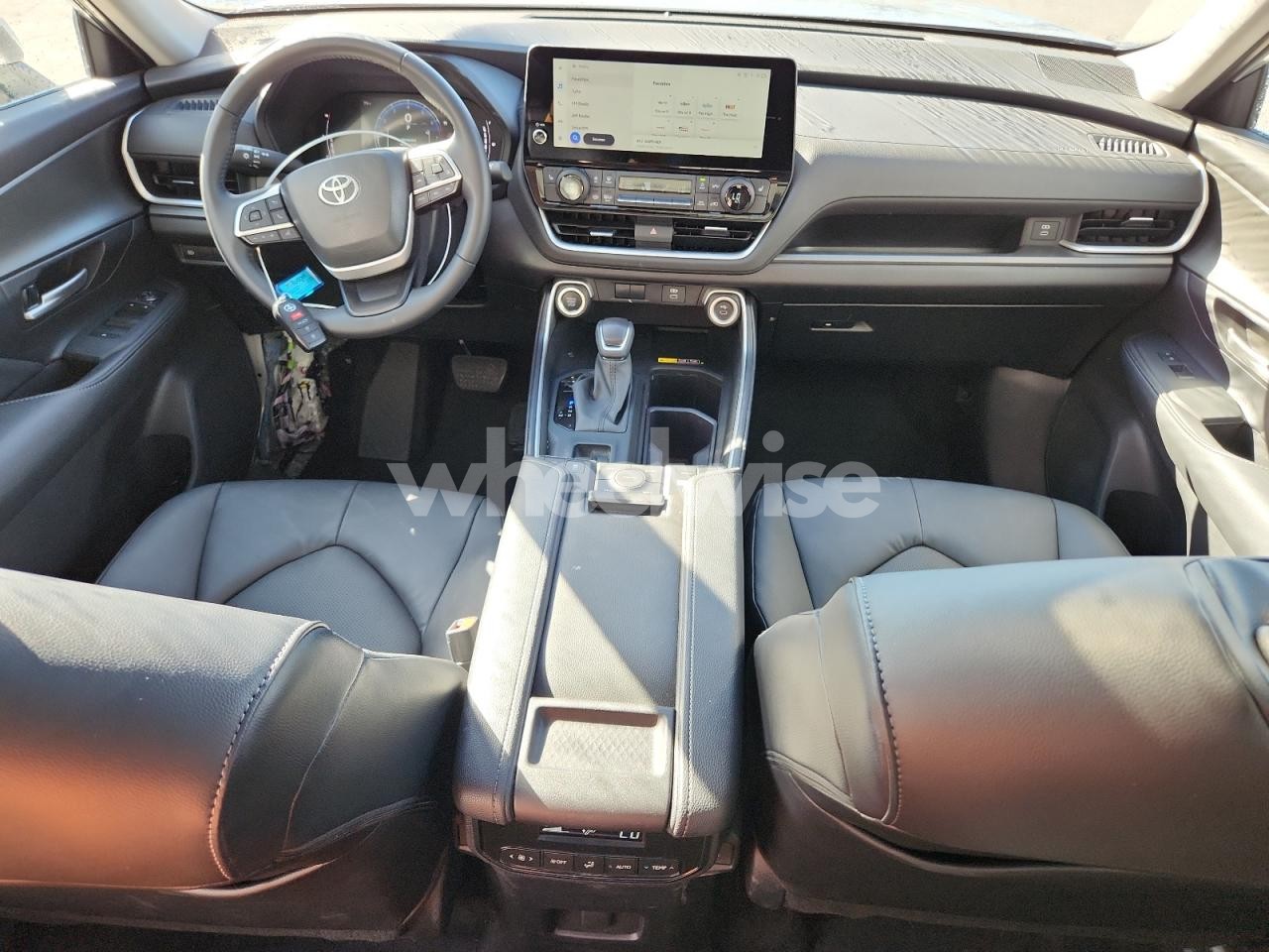 Photo 8 of 2025 TOYOTA GRAND HIGHLANDER LE (VIN 5TDAAAB52SS093667)