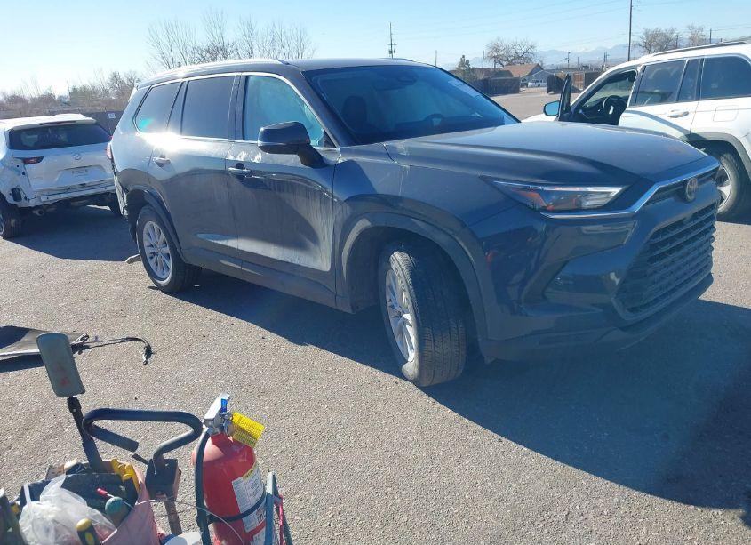 2024 Toyota Grand HIGHLANDER XLE (VIN 5TDAAAB53RS045380) main photo