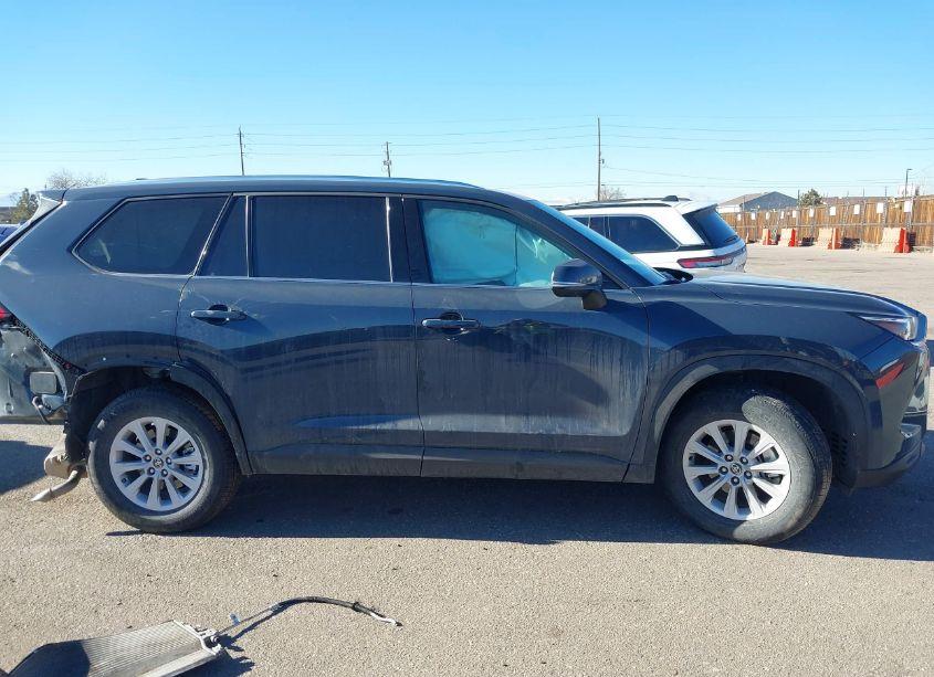 Photo 13 of 2024 Toyota Grand HIGHLANDER XLE (VIN 5TDAAAB53RS045380)
