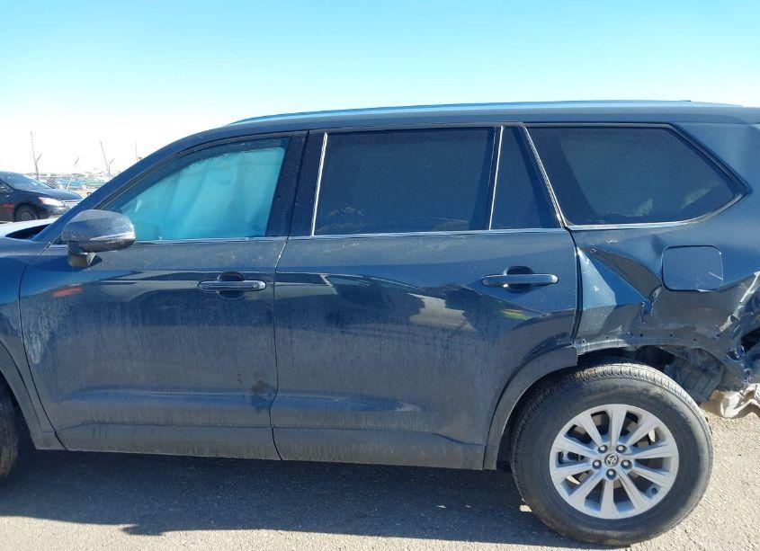 Photo 14 of 2024 Toyota Grand HIGHLANDER XLE (VIN 5TDAAAB53RS045380)