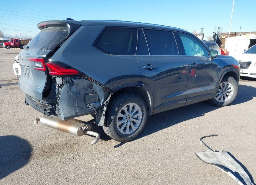 Photo 4 of 2024 Toyota Grand HIGHLANDER XLE (VIN 5TDAAAB53RS045380)