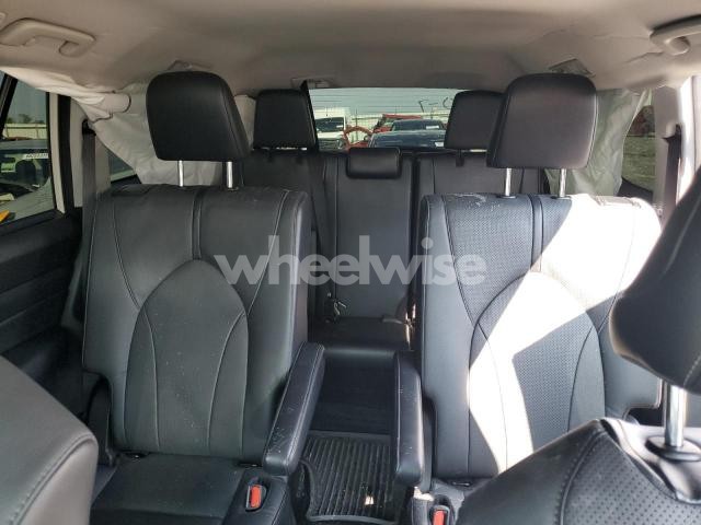Photo 3 of 2024 TOYOTA GRAND HIGHLANDER XLE (VIN 5TDAAAB54RS019578)