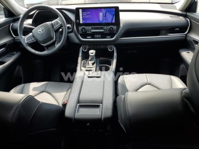 Photo 4 of 2024 TOYOTA GRAND HIGHLANDER XLE (VIN 5TDAAAB54RS021489)