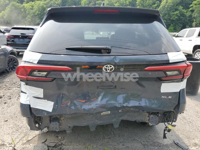 Photo 8 of 2024 TOYOTA GRAND HIGHLANDER XLE (VIN 5TDAAAB54RS021489)