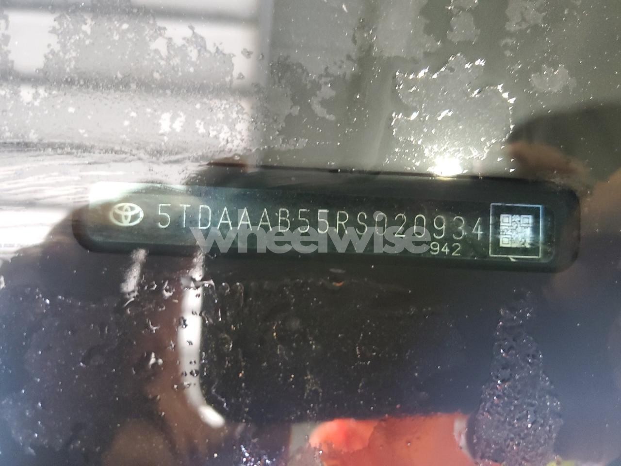 Photo 13 of 2024 TOYOTA GRAND HIGHLANDER XLE (VIN 5TDAAAB55RS020934)