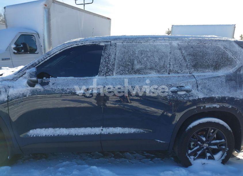 Photo 15 of 2024 Toyota Grand HIGHLANDER PLATINUM (VIN 5TDAAAB55RS026801)