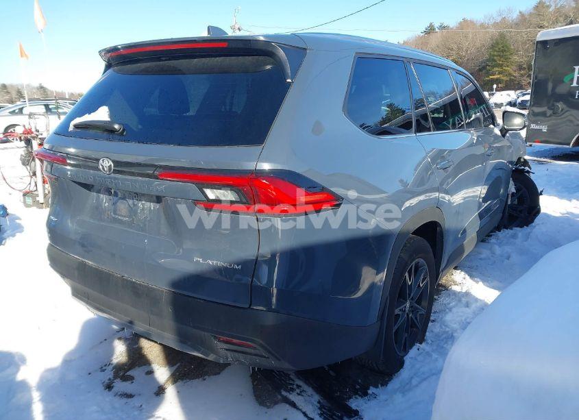 Photo 4 of 2024 Toyota Grand HIGHLANDER PLATINUM (VIN 5TDAAAB55RS026801)