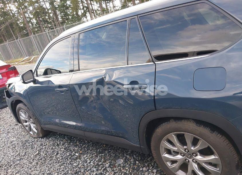Photo 14 of 2024 Toyota Grand HIGHLANDER LIMITED (VIN 5TDAAAB55RS050466)