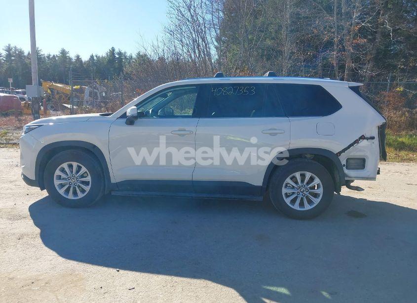 Photo 14 of 2024 Toyota Grand HIGHLANDER XLE (VIN 5TDAAAB55RS050984)