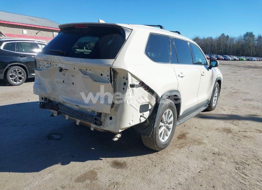 Photo 4 of 2024 Toyota Grand HIGHLANDER XLE (VIN 5TDAAAB55RS050984)