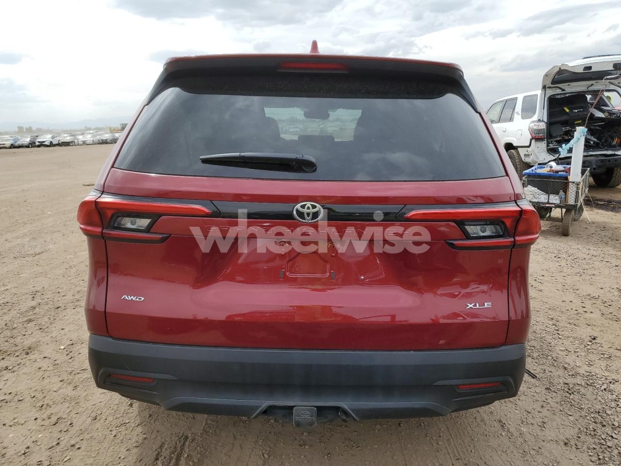 Photo 6 of 2024 TOYOTA GRAND HIGHLANDER XLE (VIN 5TDAAAB55RS068269)