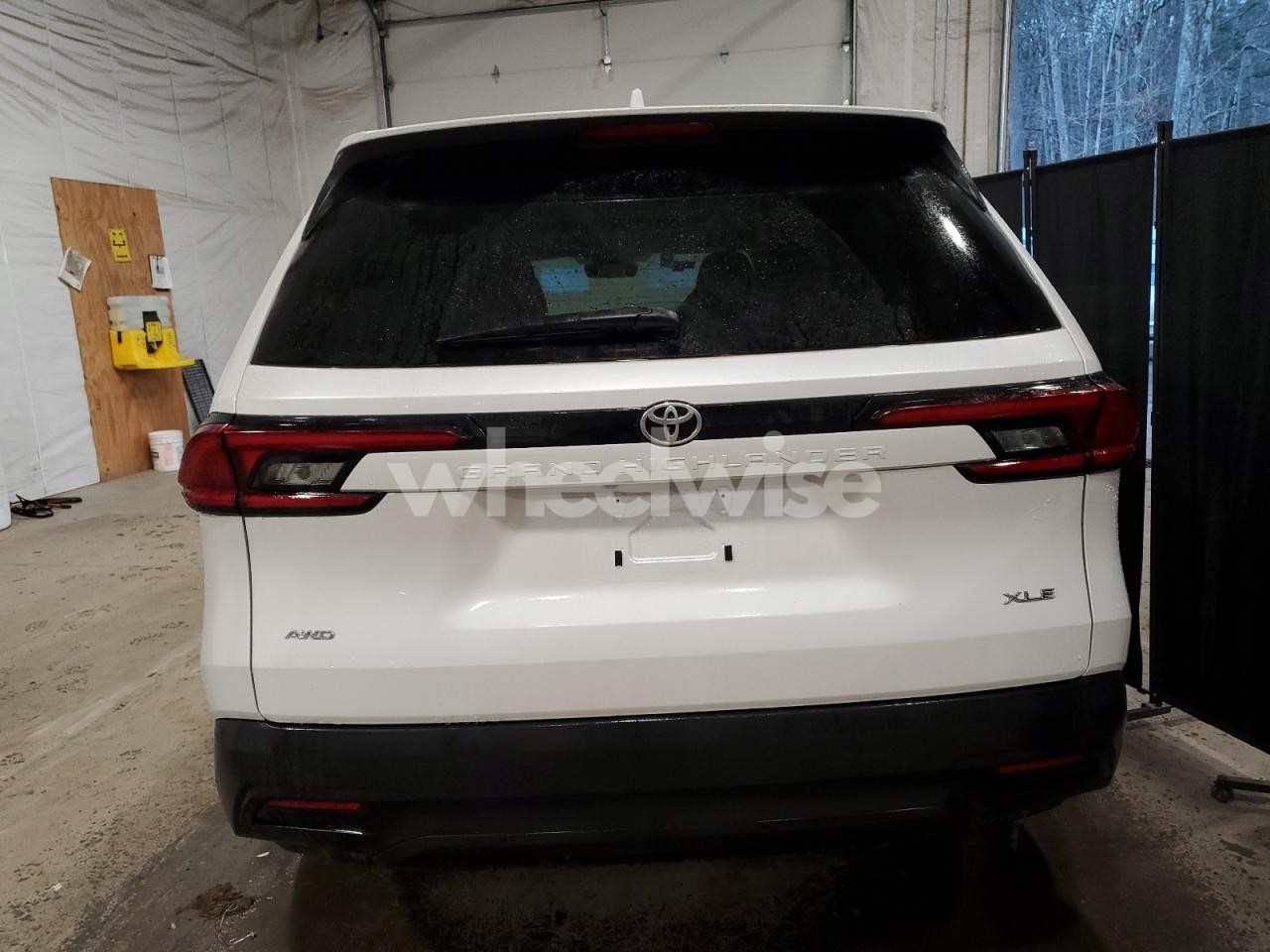 Photo 6 of 2025 TOYOTA GRAND HIGHLANDER LE (VIN 5TDAAAB55SS095204)