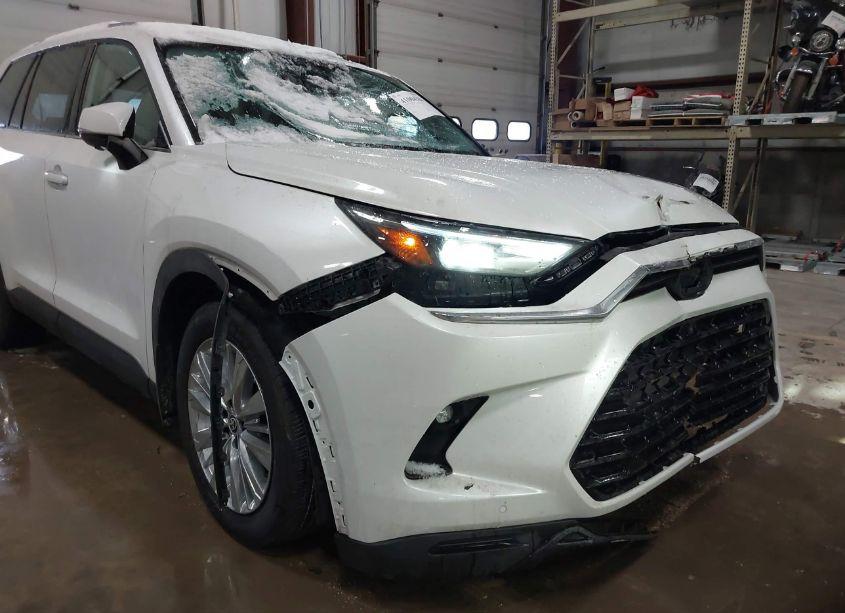 Photo 18 of 2024 Toyota Grand HIGHLANDER PLATINUM (VIN 5TDAAAB56RS012549)