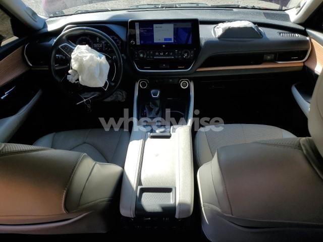 Photo 11 of 2024 TOYOTA GRAND HIGHLANDER XLE (VIN 5TDAAAB56RS012745)