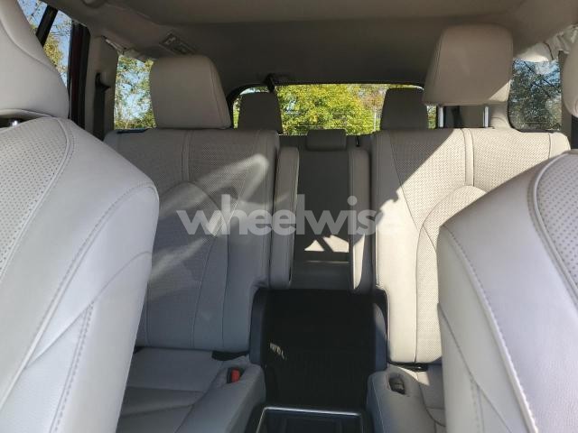 Photo 4 of 2024 TOYOTA GRAND HIGHLANDER XLE (VIN 5TDAAAB56RS012745)
