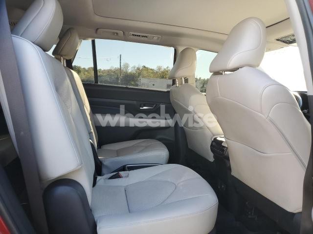 Photo 9 of 2024 TOYOTA GRAND HIGHLANDER XLE (VIN 5TDAAAB56RS012745)