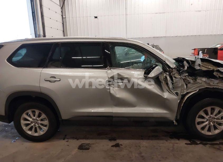 Photo 13 of 2024 Toyota Grand HIGHLANDER XLE (VIN 5TDAAAB56RS027018)