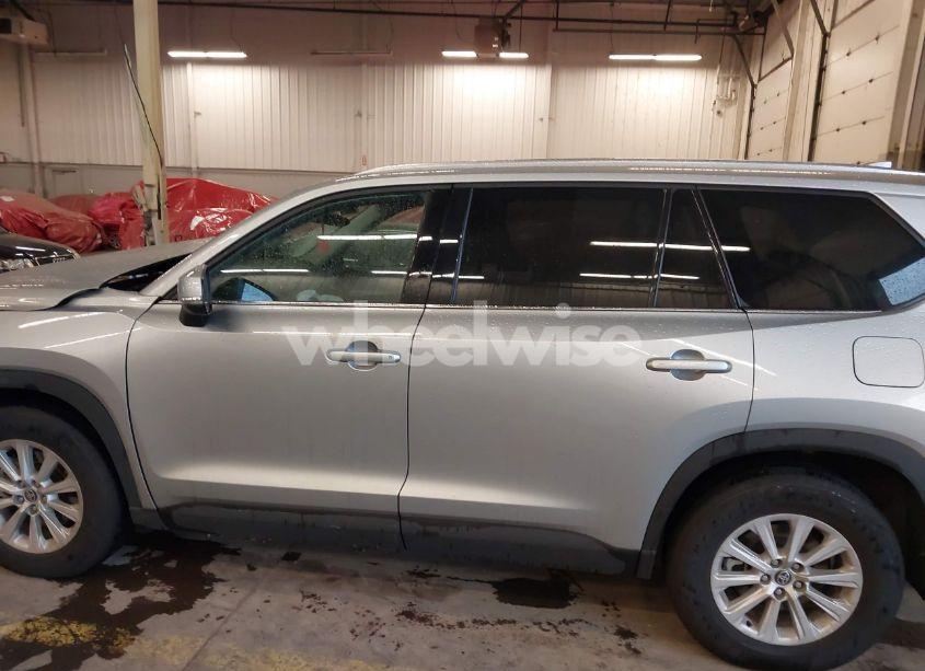 Photo 14 of 2024 Toyota Grand HIGHLANDER XLE (VIN 5TDAAAB56RS027018)