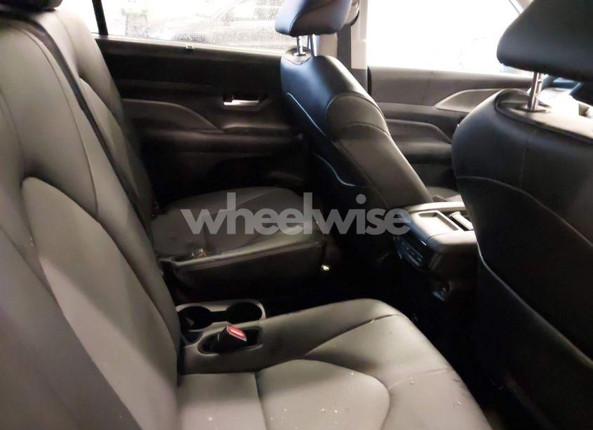 Photo 8 of 2024 Toyota Grand HIGHLANDER XLE (VIN 5TDAAAB56RS027018)