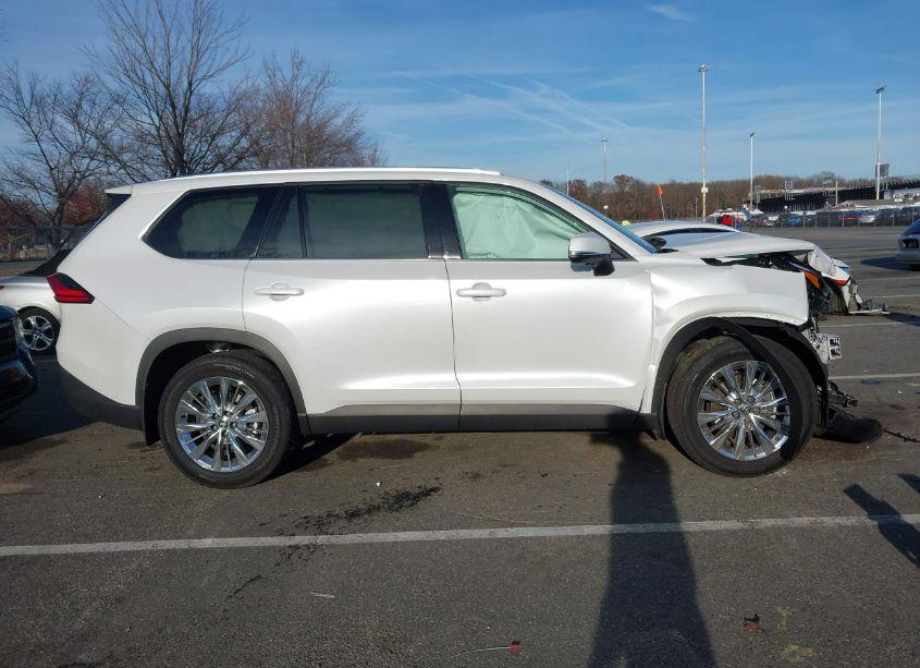 Photo 14 of 2024 Toyota Grand HIGHLANDER PLATINUM (VIN 5TDAAAB56RS042800)