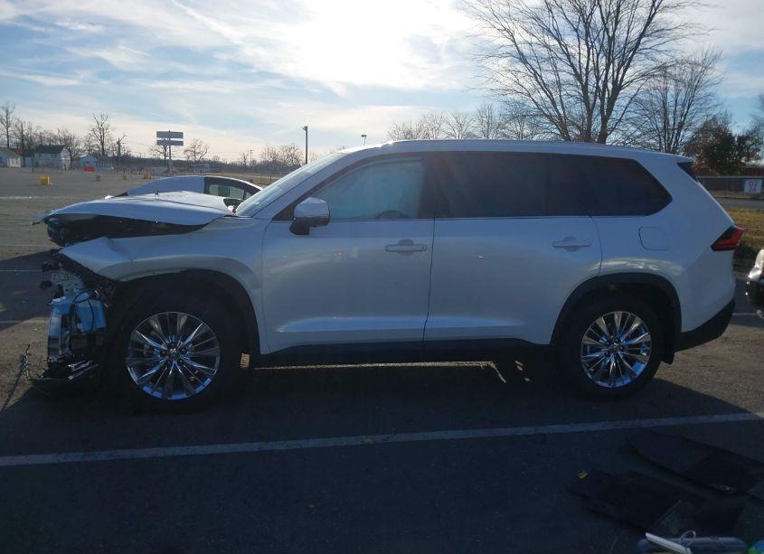 Photo 15 of 2024 Toyota Grand HIGHLANDER PLATINUM (VIN 5TDAAAB56RS042800)