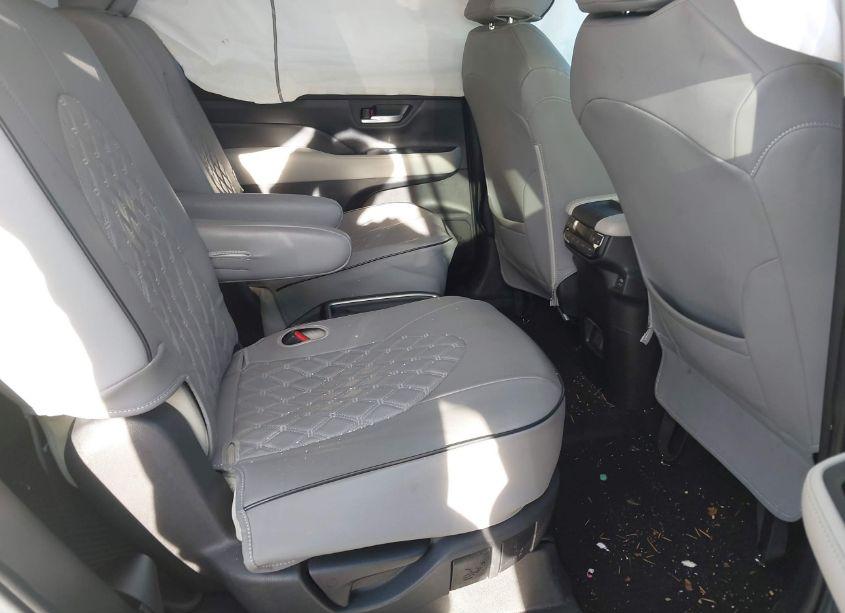 Photo 8 of 2024 Toyota Grand HIGHLANDER PLATINUM (VIN 5TDAAAB56RS042800)