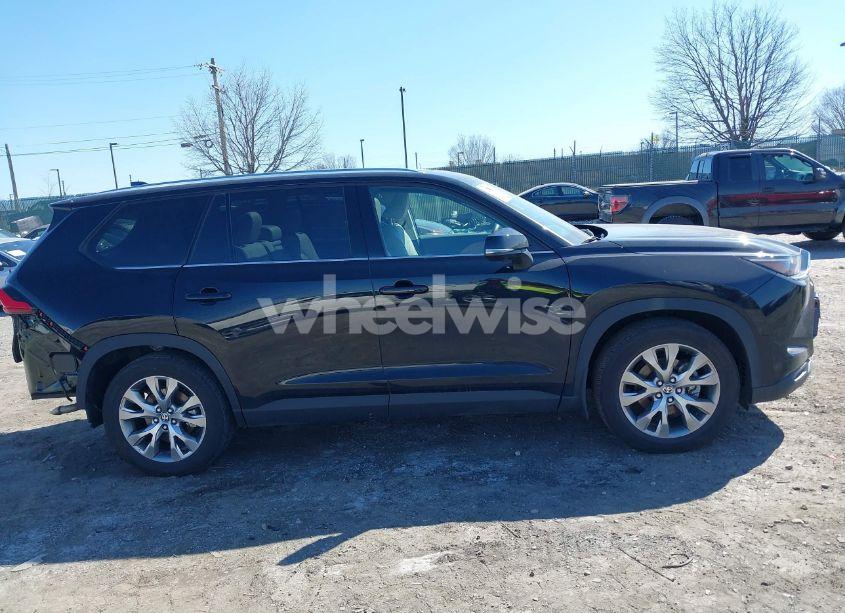 Photo 13 of 2024 Toyota Grand HIGHLANDER LIMITED (VIN 5TDAAAB56RS043798)