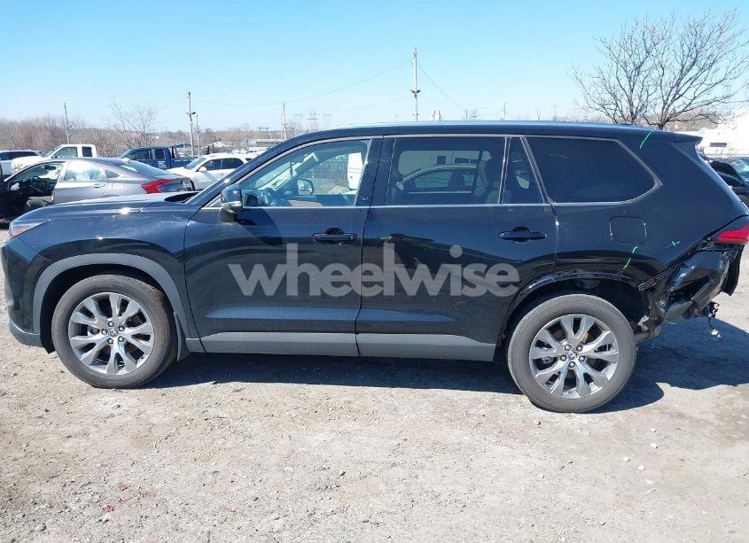 Photo 14 of 2024 Toyota Grand HIGHLANDER LIMITED (VIN 5TDAAAB56RS043798)